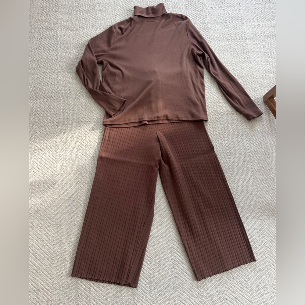 Wray Brown Ribbed Two Piece Set 1XL Turtleneck & Wide Leg Pants